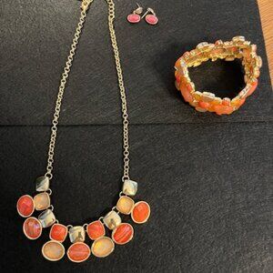 Pink/Gold Fashion bauble necklace, earrings, and bracelet set!